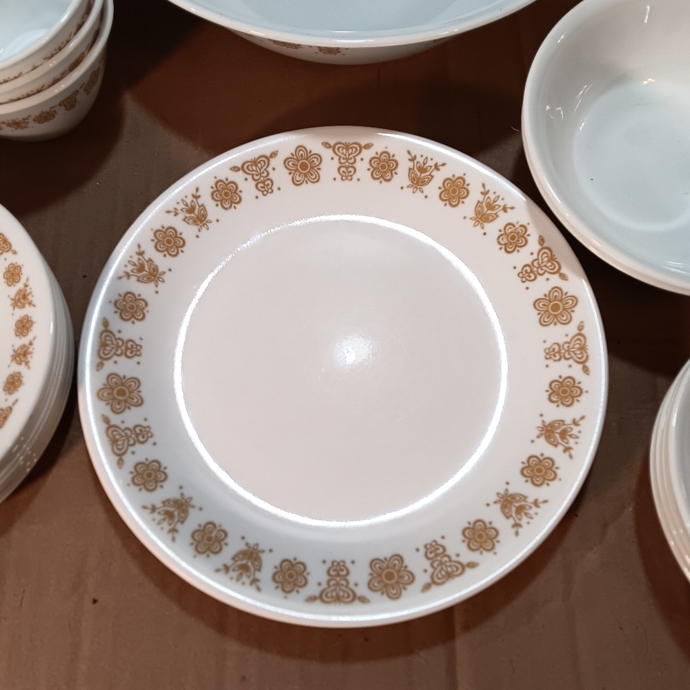 22 Corelle Corningware Dishes "Butterfly Gold" - Picture 3 of 5